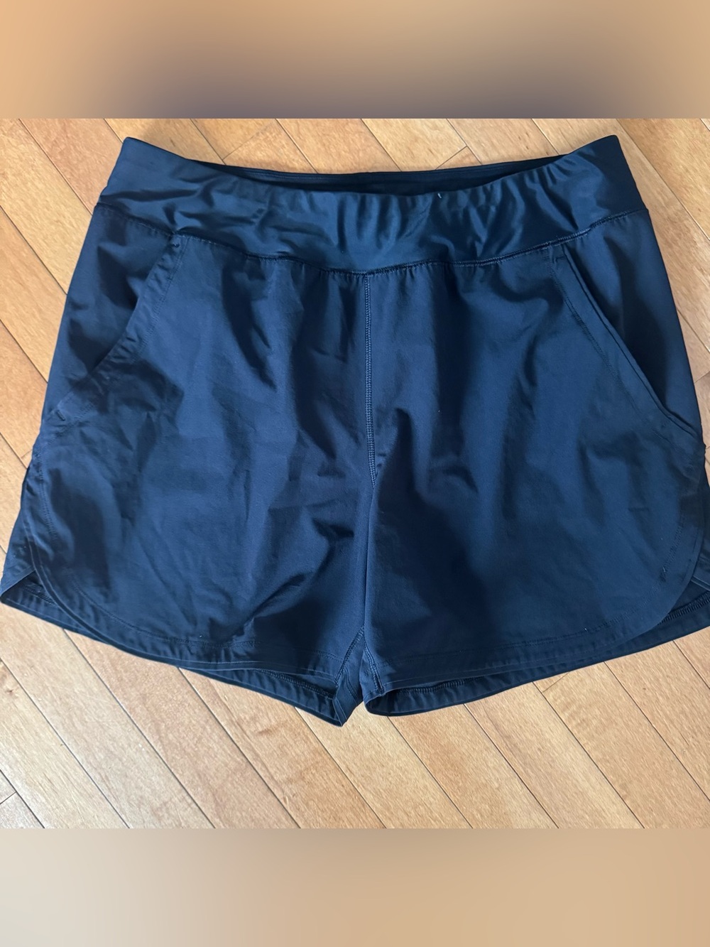 LANDS’ END Size 14 Black Quick Dry Pull On Shorts